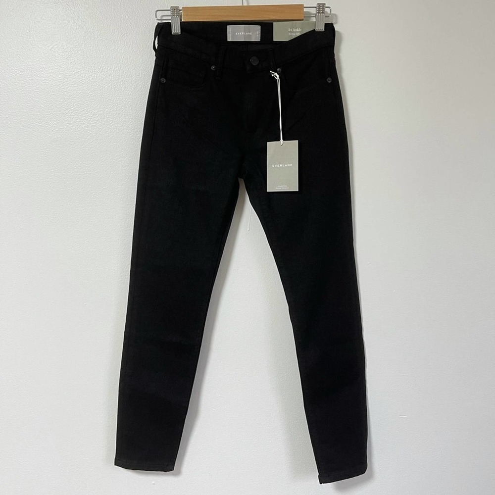 NWT Everlane Black Mid Rise Skinny Jeans.